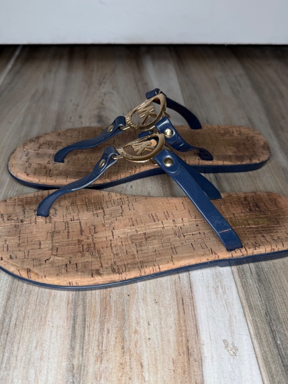 Michael Kors Navy Jelly T-Strap Cork Sole Women Sandal 8 MK Gold Logo Flip Flops - Picture 4 of 7